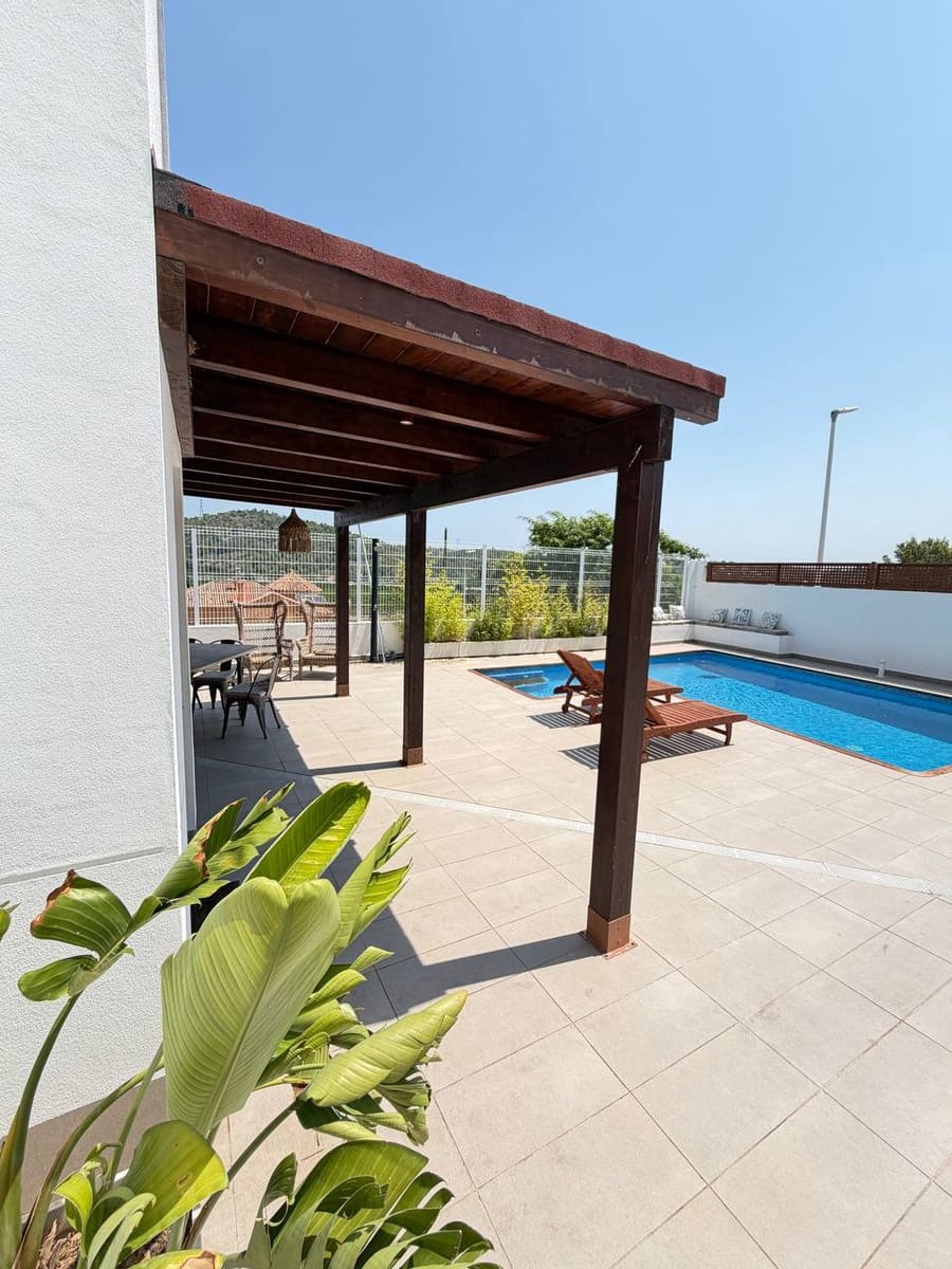 3 bedroom Townhouse for sale in Gandia with pool garage - € 599,000 (Ref: 9096642)