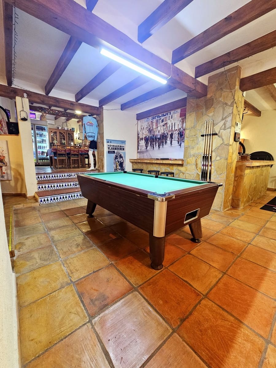 6 bedroom Guesthouse/B & B for sale in Sagra - € 549,000 (Ref: 10174290)