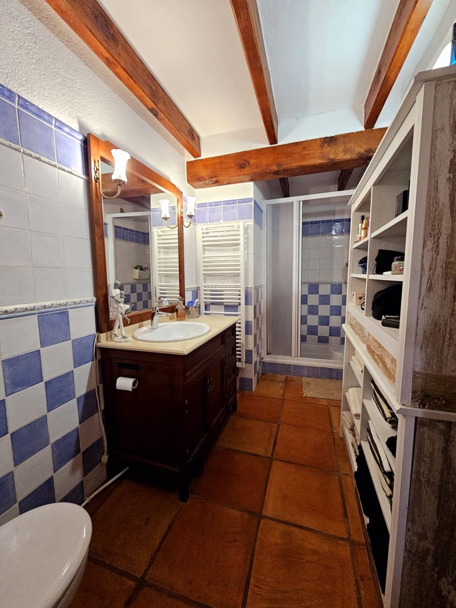 6 bedroom Guesthouse/B & B for sale in Sagra - € 549,000 (Ref: 10174290)
