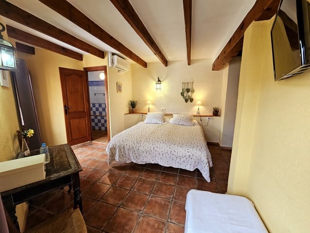 6 slaapkamer Gastenverblijf/B&B te koop in Sagra - € 549.000 (Ref: 10174290)