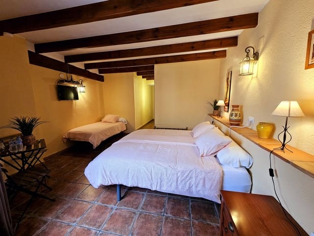 6 slaapkamer Gastenverblijf/B&B te koop in Sagra - € 549.000 (Ref: 10174290)