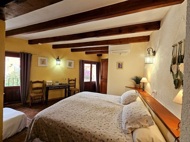 6 slaapkamer Gastenverblijf/B&B te koop in Sagra - € 549.000 (Ref: 10174290)