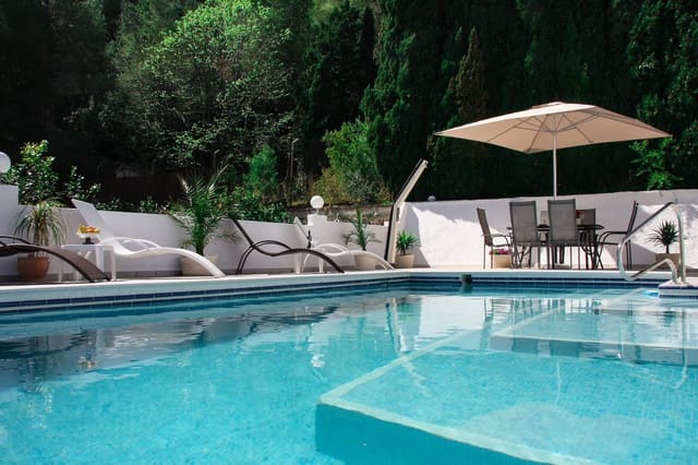 7 bedroom Guesthouse/B & B for sale in Gandia with pool - € 727,500 (Ref: 9143401)