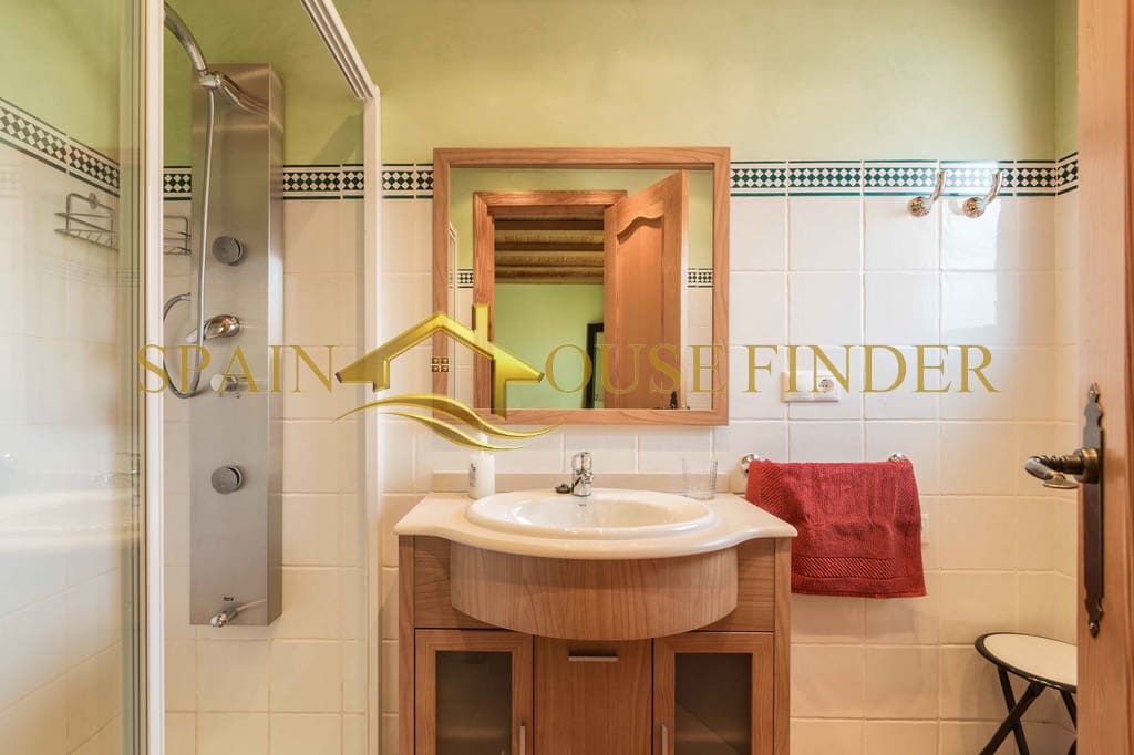 5 soveværelse Guesthouse/B & B til salg i Vall de Laguart med garage - € 459.000 (Ref: 9208006)