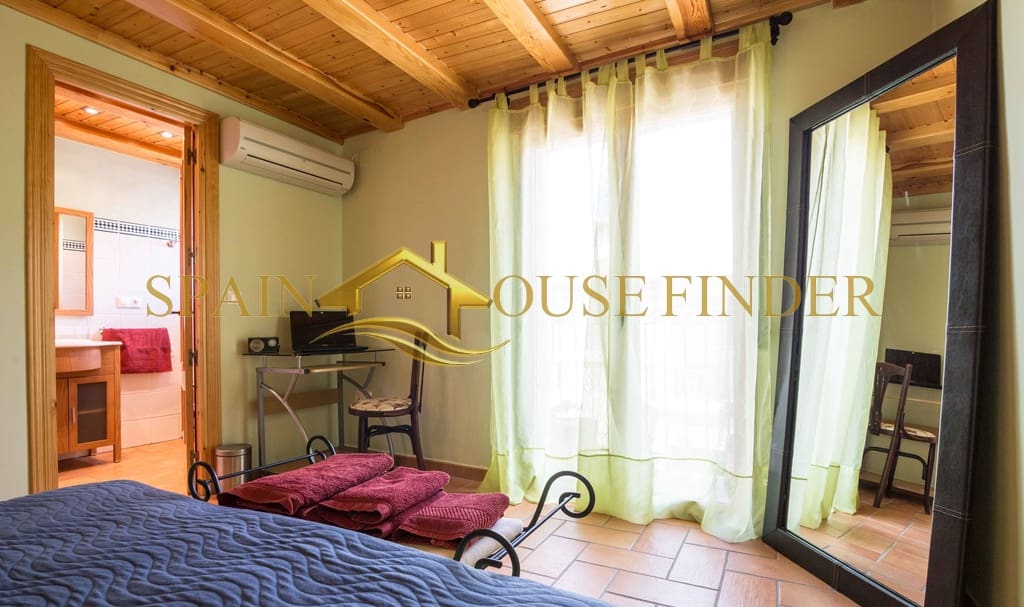 5 soveværelse Guesthouse/B & B til salg i Vall de Laguart med garage - € 459.000 (Ref: 9208006)