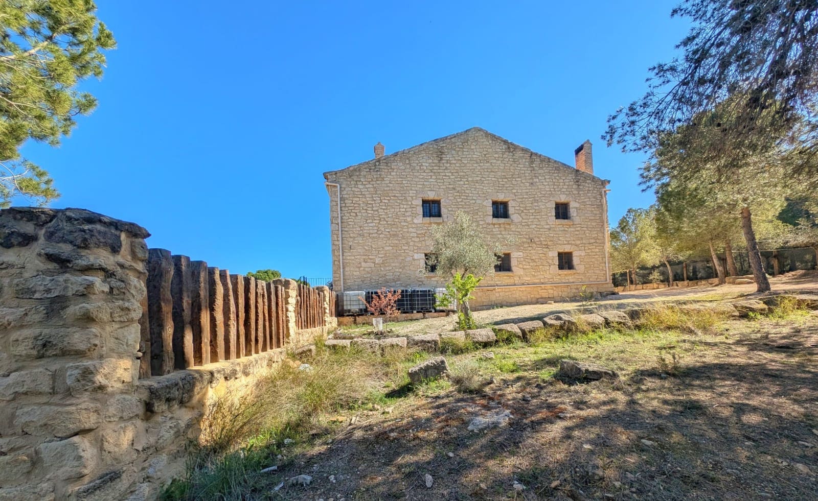 8 soveværelse Guesthouse/B & B til salg i Biar med swimmingpool garage - € 1.000.000 (Ref: 9287917)