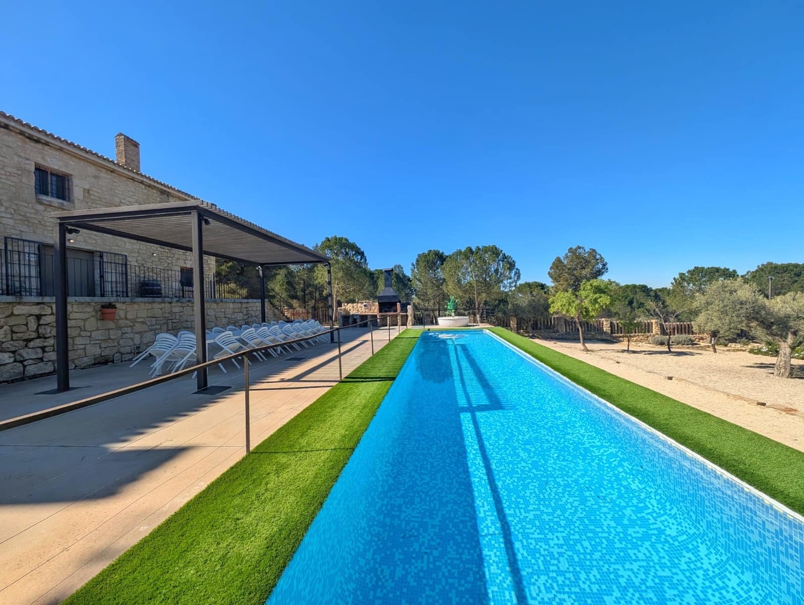 8 soveværelse Guesthouse/B & B til salg i Biar med swimmingpool garage - € 1.000.000 (Ref: 9287917)