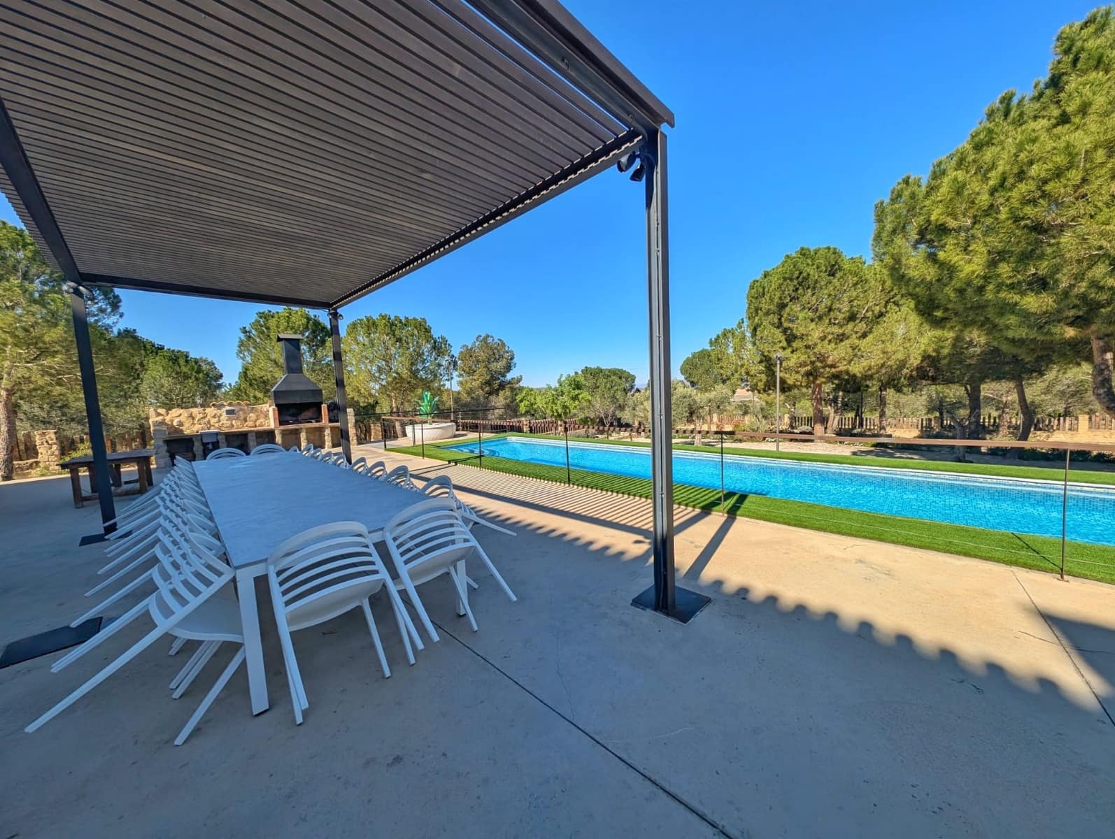 8 soveværelse Guesthouse/B & B til salg i Biar med swimmingpool garage - € 1.000.000 (Ref: 9287917)