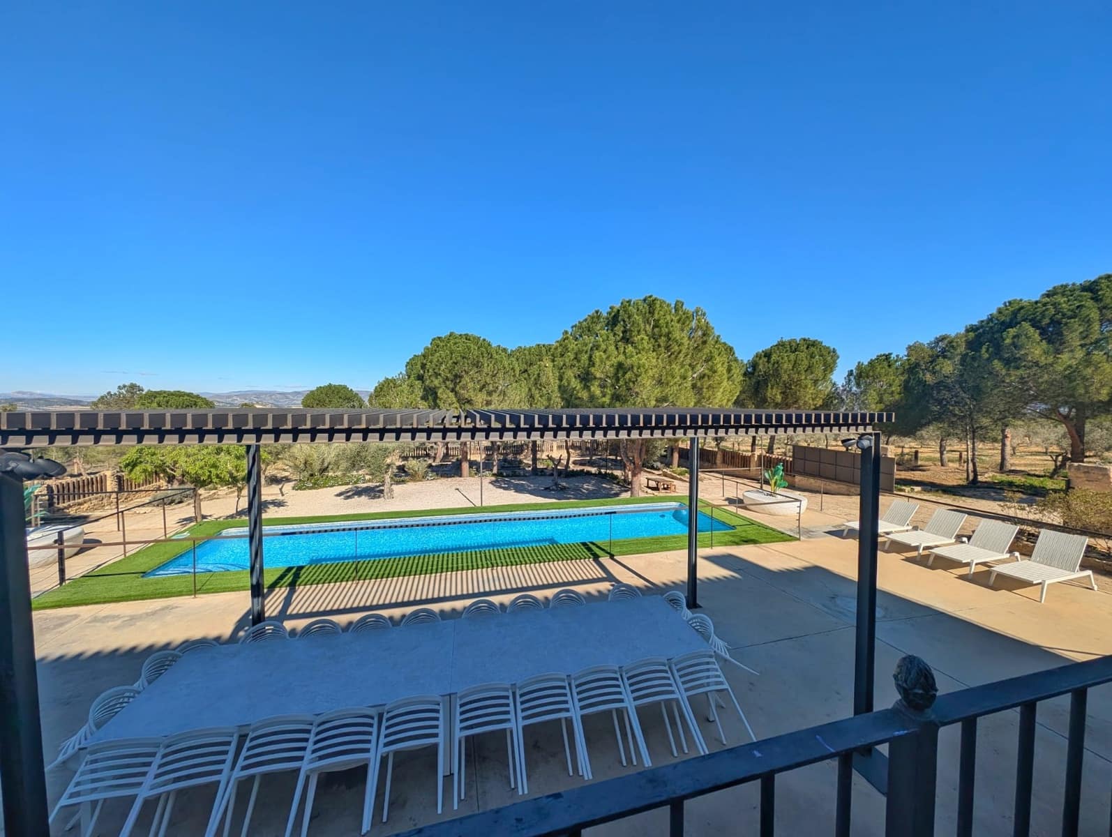 8 soveværelse Guesthouse/B & B til salg i Biar med swimmingpool garage - € 1.000.000 (Ref: 9287917)