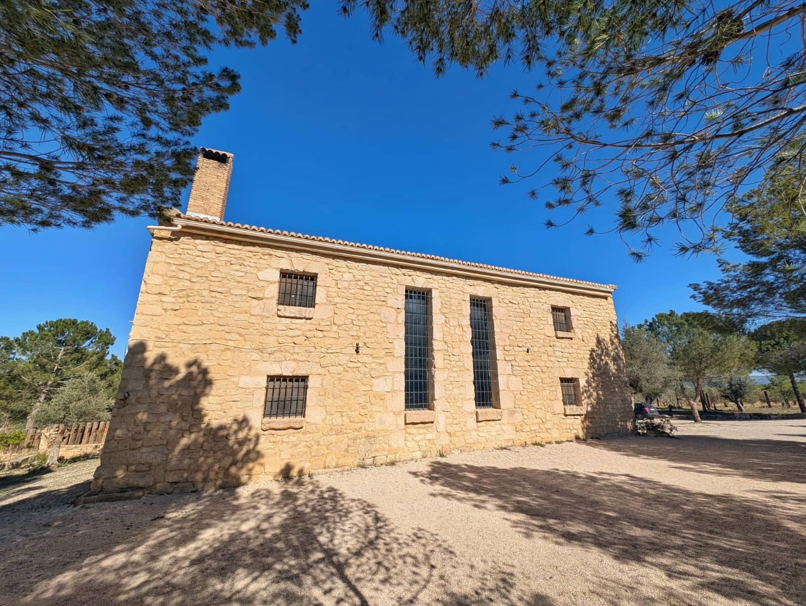 8 soveværelse Guesthouse/B & B til salg i Biar med swimmingpool garage - € 1.000.000 (Ref: 9287917)