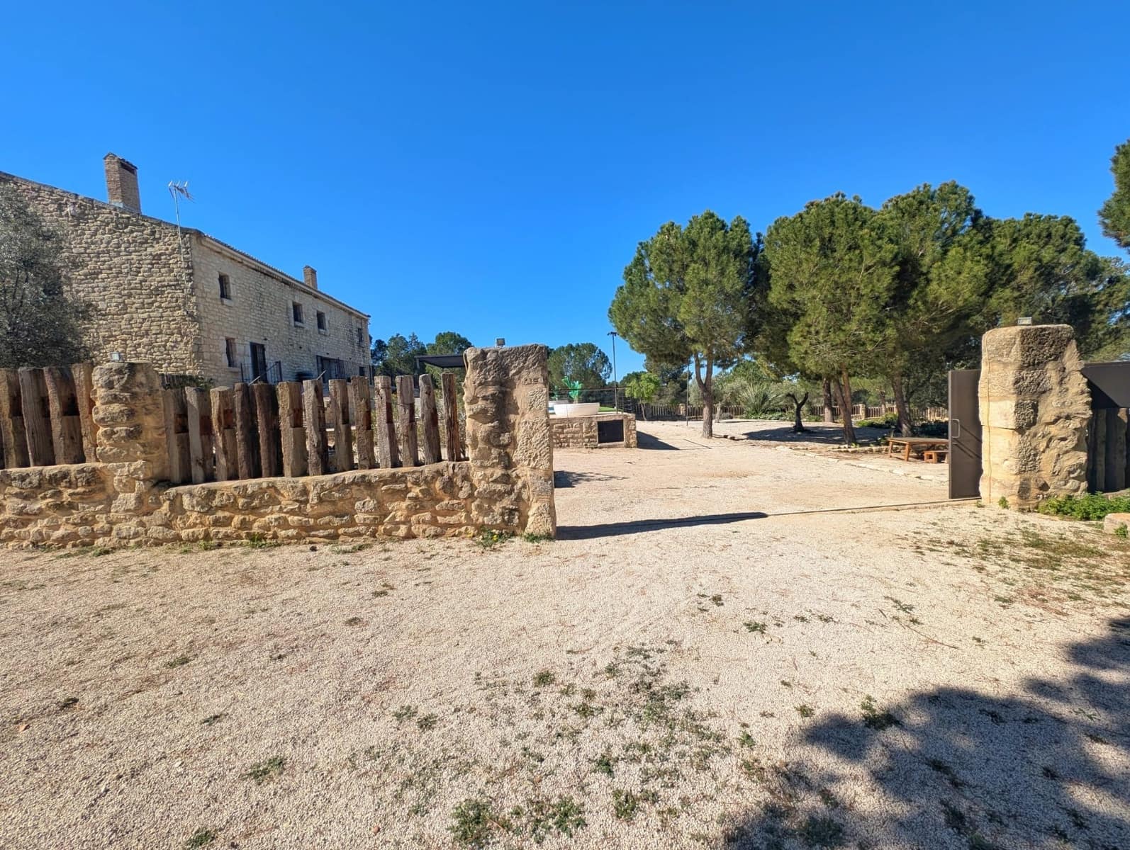 8 soveværelse Guesthouse/B & B til salg i Biar med swimmingpool garage - € 1.000.000 (Ref: 9287917)