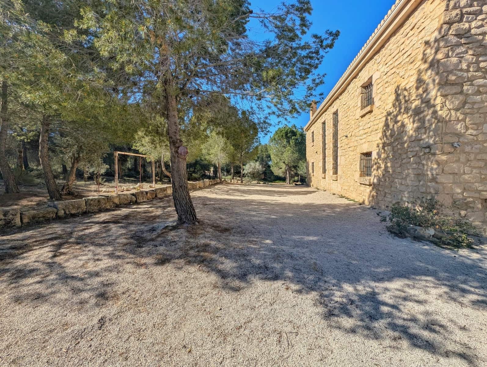 8 soveværelse Guesthouse/B & B til salg i Biar med swimmingpool garage - € 1.000.000 (Ref: 9287917)