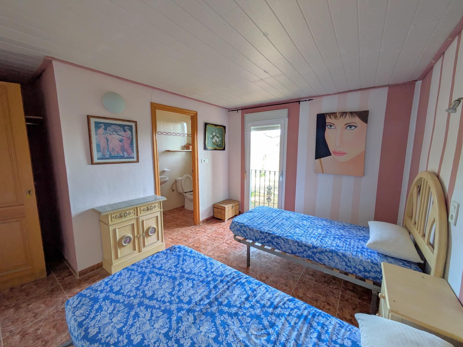 22 soverom Finca/Herregård til salgs i Oliva med svømmebasseng garasje - € 900 000 (Ref: 9393763)