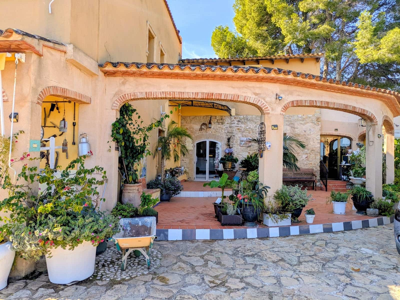 22 soverom Finca/Herregård til salgs i Oliva med svømmebasseng garasje - € 900 000 (Ref: 9393763)