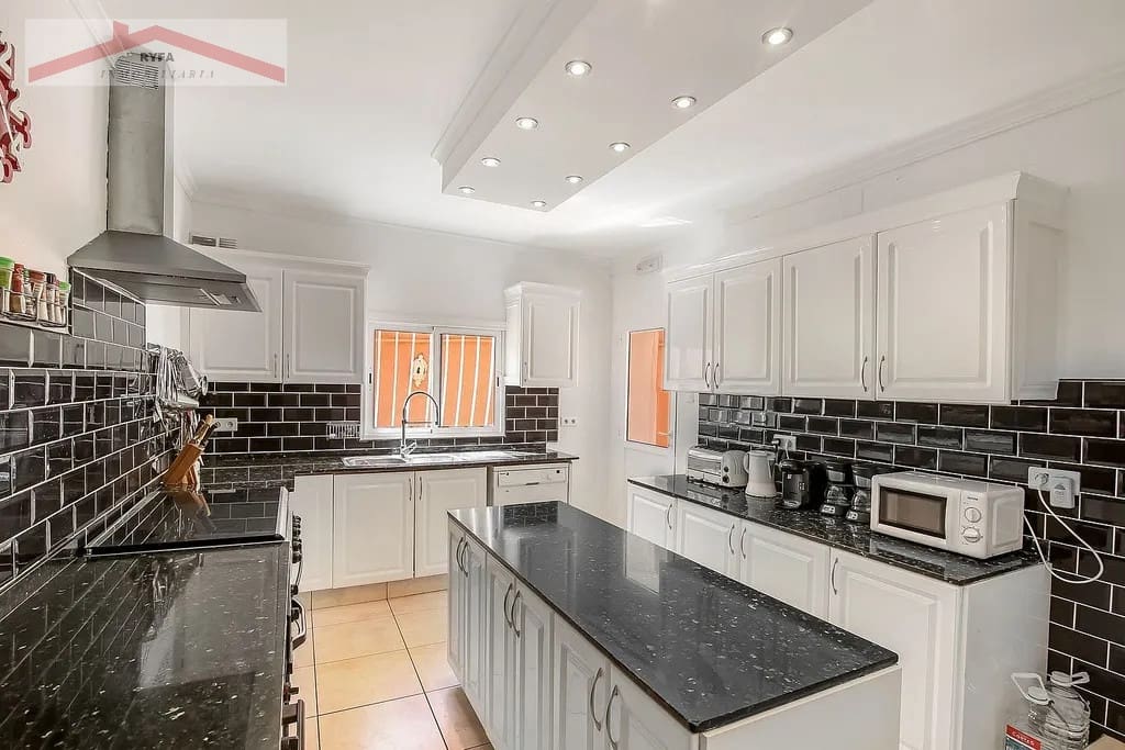 11 bedroom Guesthouse/B & B for sale in Oliva with pool garage - € 975,000 (Ref: 9407933)