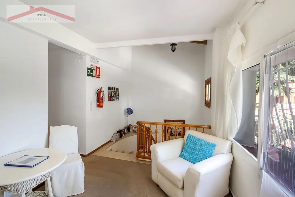 11 bedroom Guesthouse/B & B for sale in Oliva with pool garage - € 975,000 (Ref: 9407933)