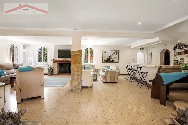 11 bedroom Guesthouse/B & B for sale in Oliva with pool garage - € 975,000 (Ref: 9407933)