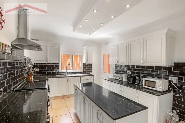 11 bedroom Guesthouse/B & B for sale in Oliva with pool garage - € 975,000 (Ref: 9407933)