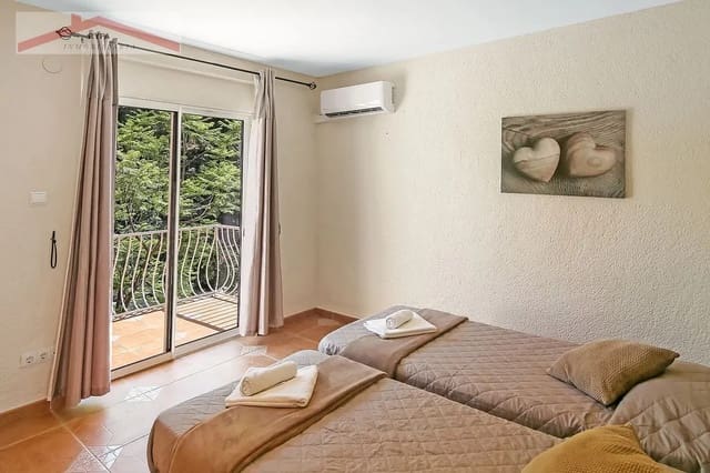 11 soveværelse Guesthouse/B & B til salg i Oliva med swimmingpool garage - € 975.000 (Ref: 9407933)