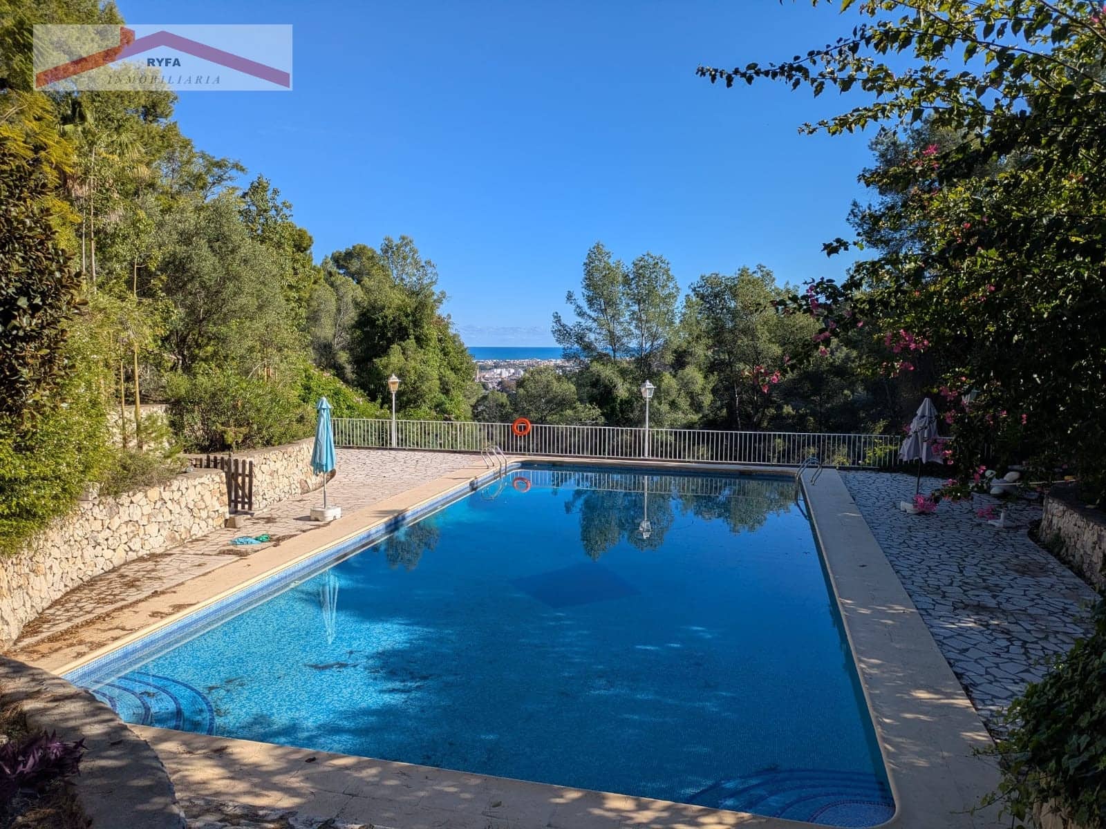 11 bedroom Guesthouse/B & B for sale in Oliva with pool garage - € 975,000 (Ref: 9407933)