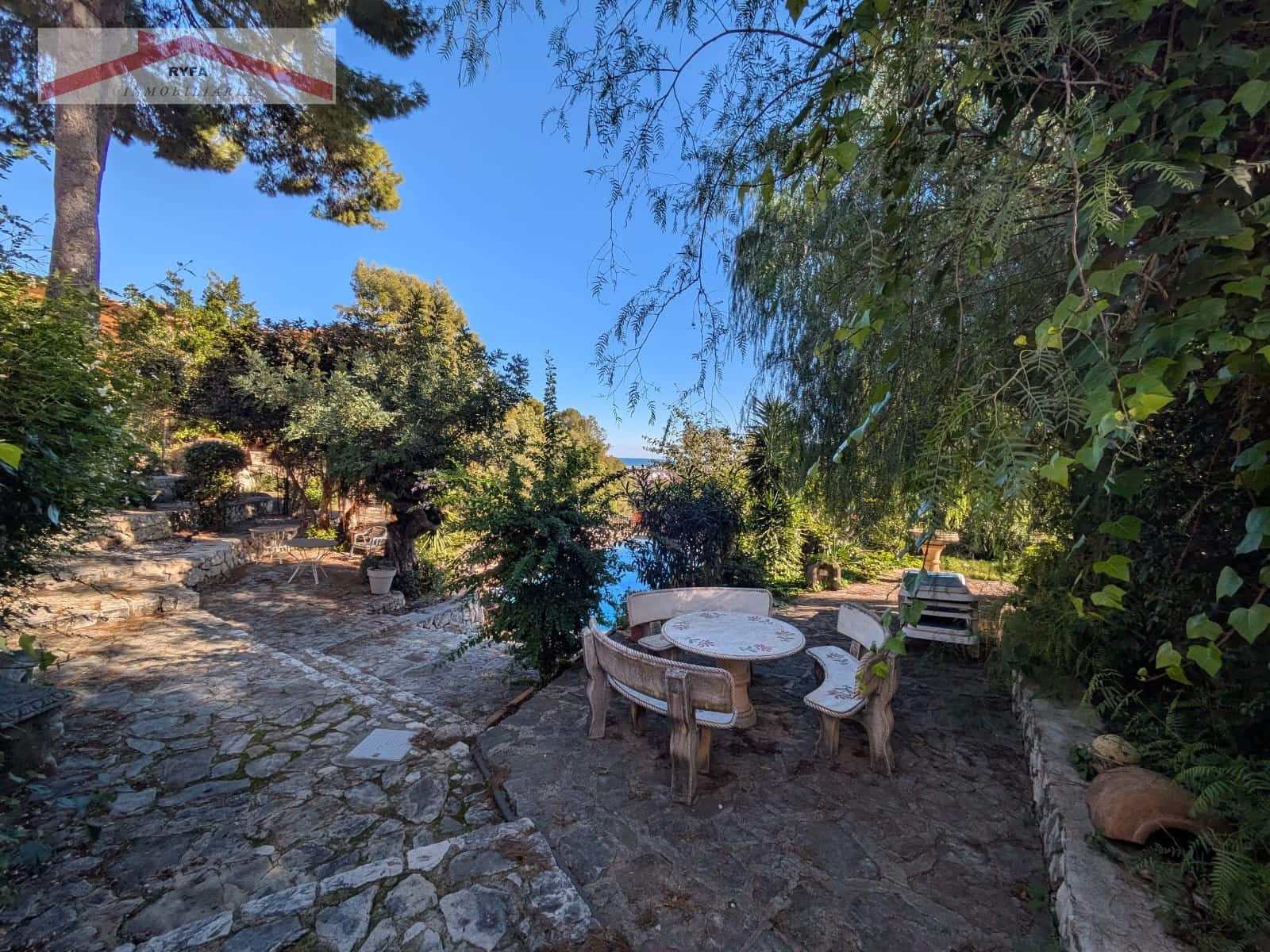 11 bedroom Guesthouse/B & B for sale in Oliva with pool garage - € 975,000 (Ref: 9407933)