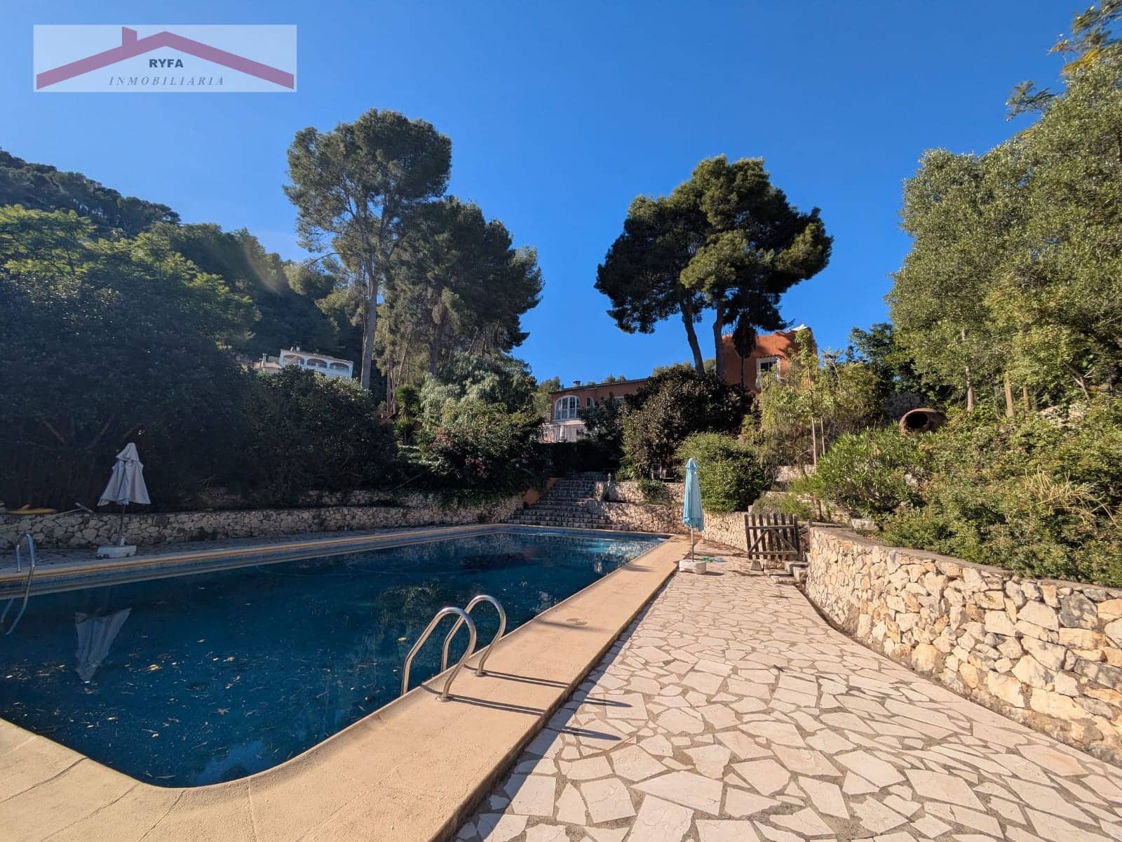 11 bedroom Guesthouse/B & B for sale in Oliva with pool garage - € 975,000 (Ref: 9407933)