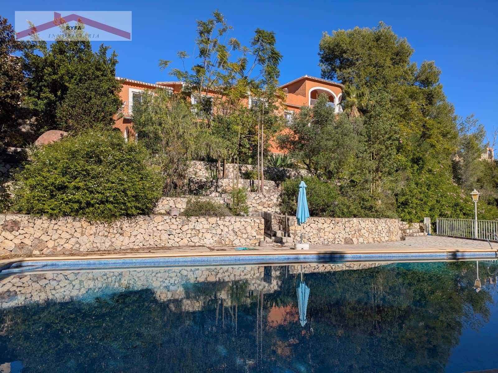 11 bedroom Guesthouse/B & B for sale in Oliva with pool garage - € 975,000 (Ref: 9407933)