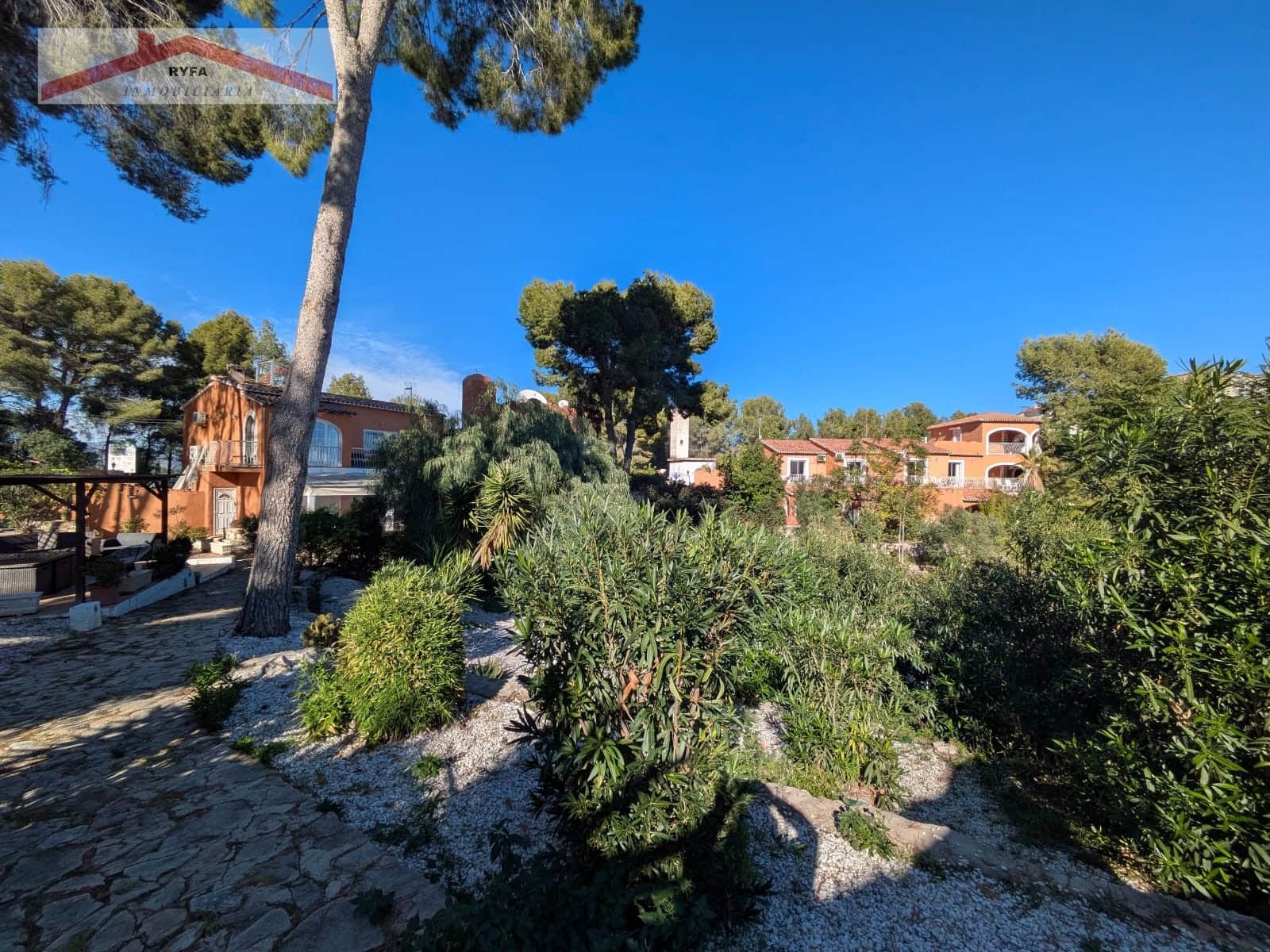 11 bedroom Guesthouse/B & B for sale in Oliva with pool garage - € 975,000 (Ref: 9407933)