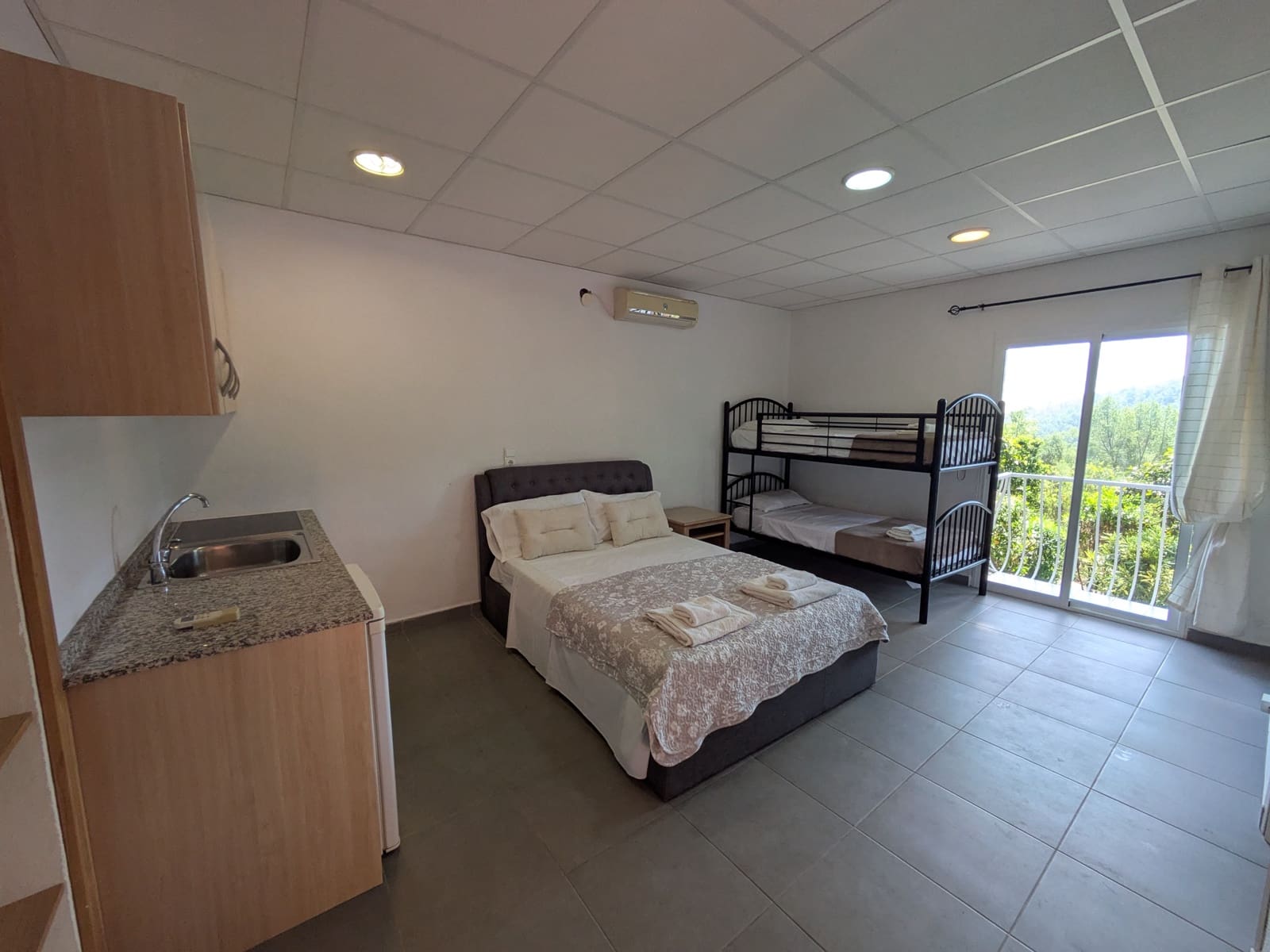 11 soveværelse Guesthouse/B & B til salg i Oliva med swimmingpool garage - € 975.000 (Ref: 9407933)