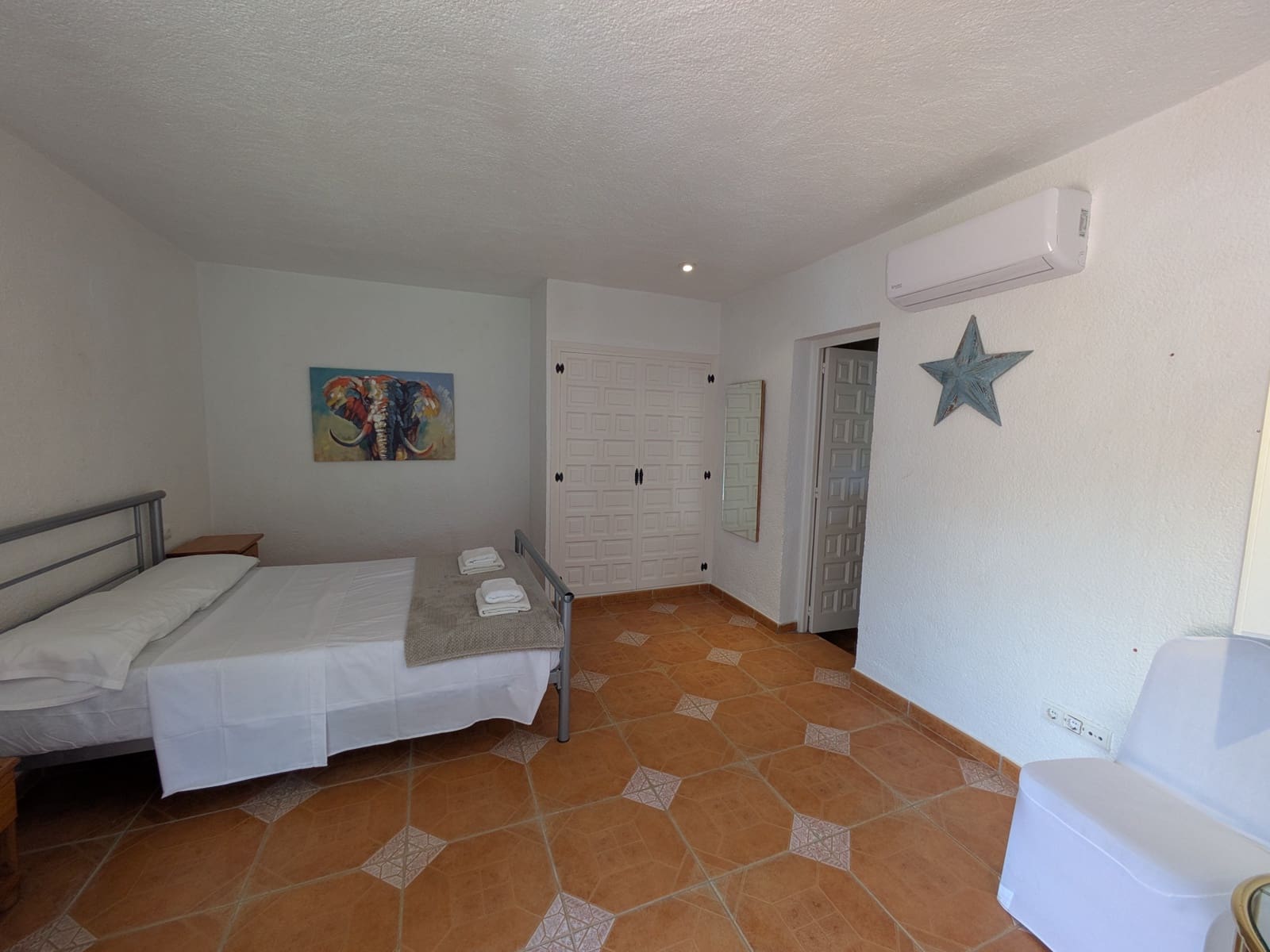 11 soveværelse Guesthouse/B & B til salg i Oliva med swimmingpool garage - € 975.000 (Ref: 9407933)