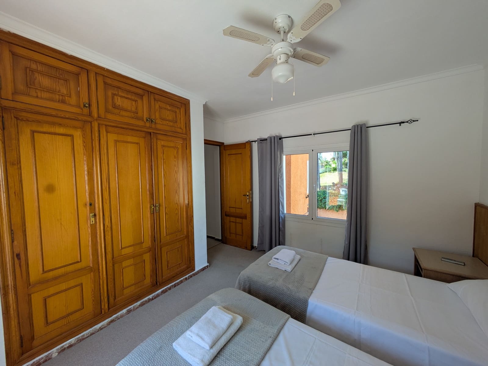 11 soveværelse Guesthouse/B & B til salg i Oliva med swimmingpool garage - € 975.000 (Ref: 9407933)