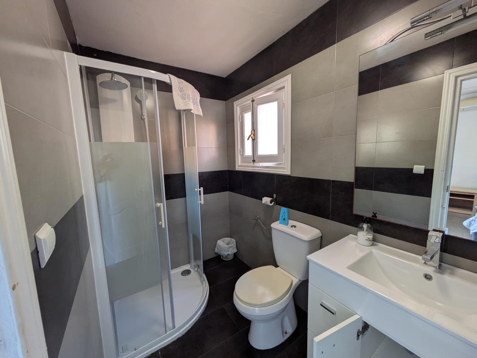 11 soveværelse Guesthouse/B & B til salg i Oliva med swimmingpool garage - € 975.000 (Ref: 9407933)