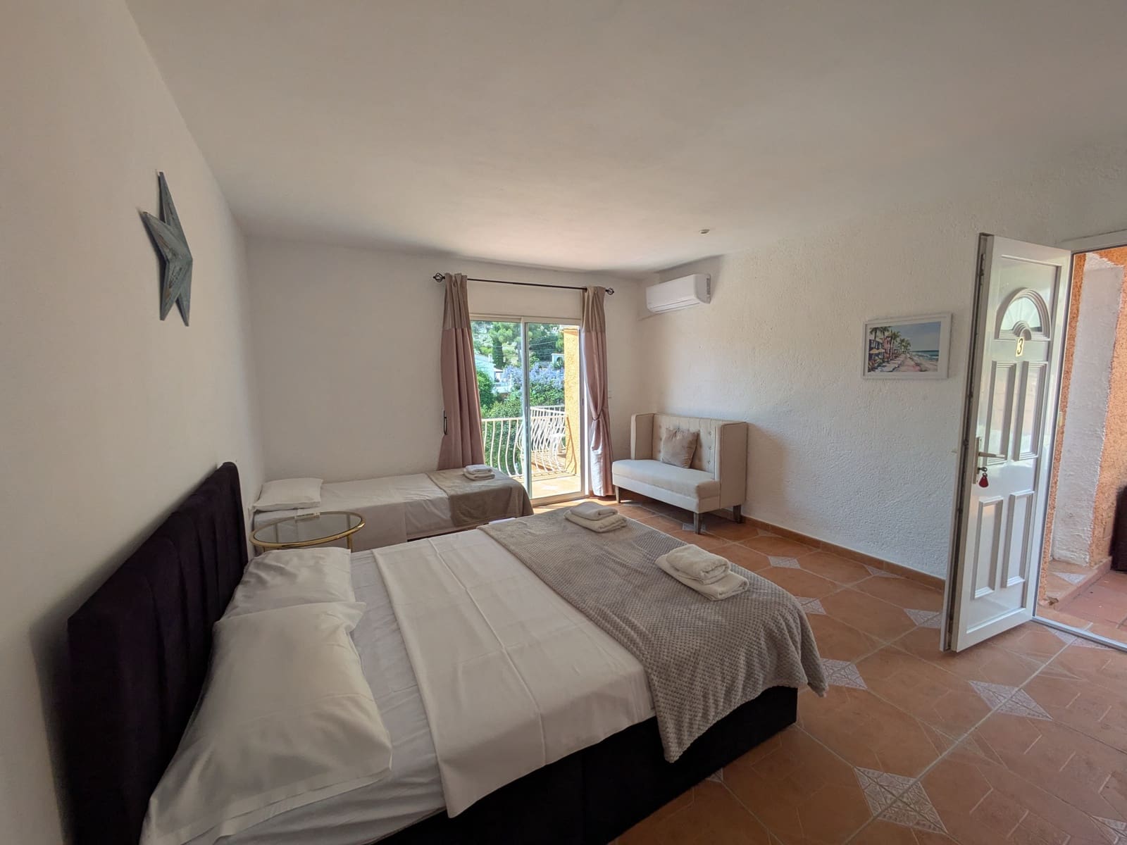 11 soveværelse Guesthouse/B & B til salg i Oliva med swimmingpool garage - € 975.000 (Ref: 9407933)