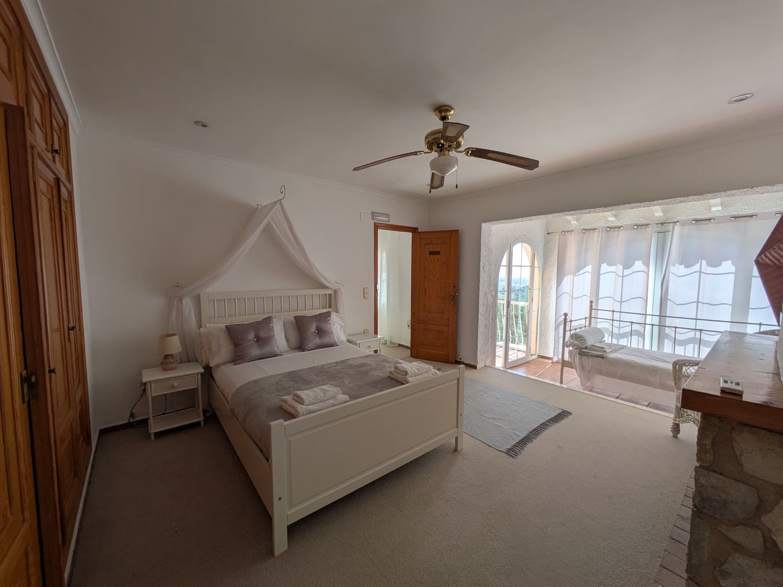 11 soveværelse Guesthouse/B & B til salg i Oliva med swimmingpool garage - € 975.000 (Ref: 9407933)