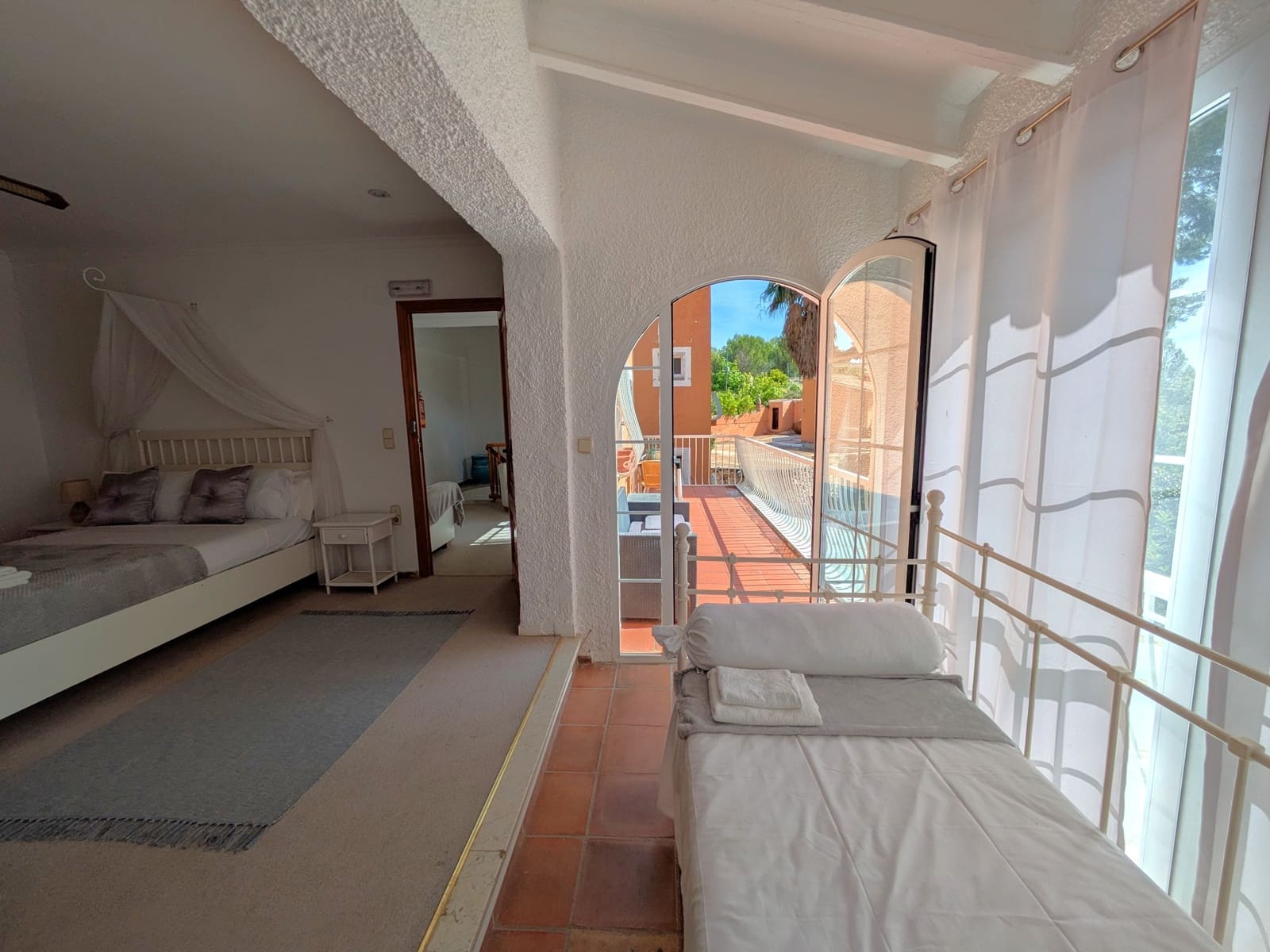 11 soveværelse Guesthouse/B & B til salg i Oliva med swimmingpool garage - € 975.000 (Ref: 9407933)