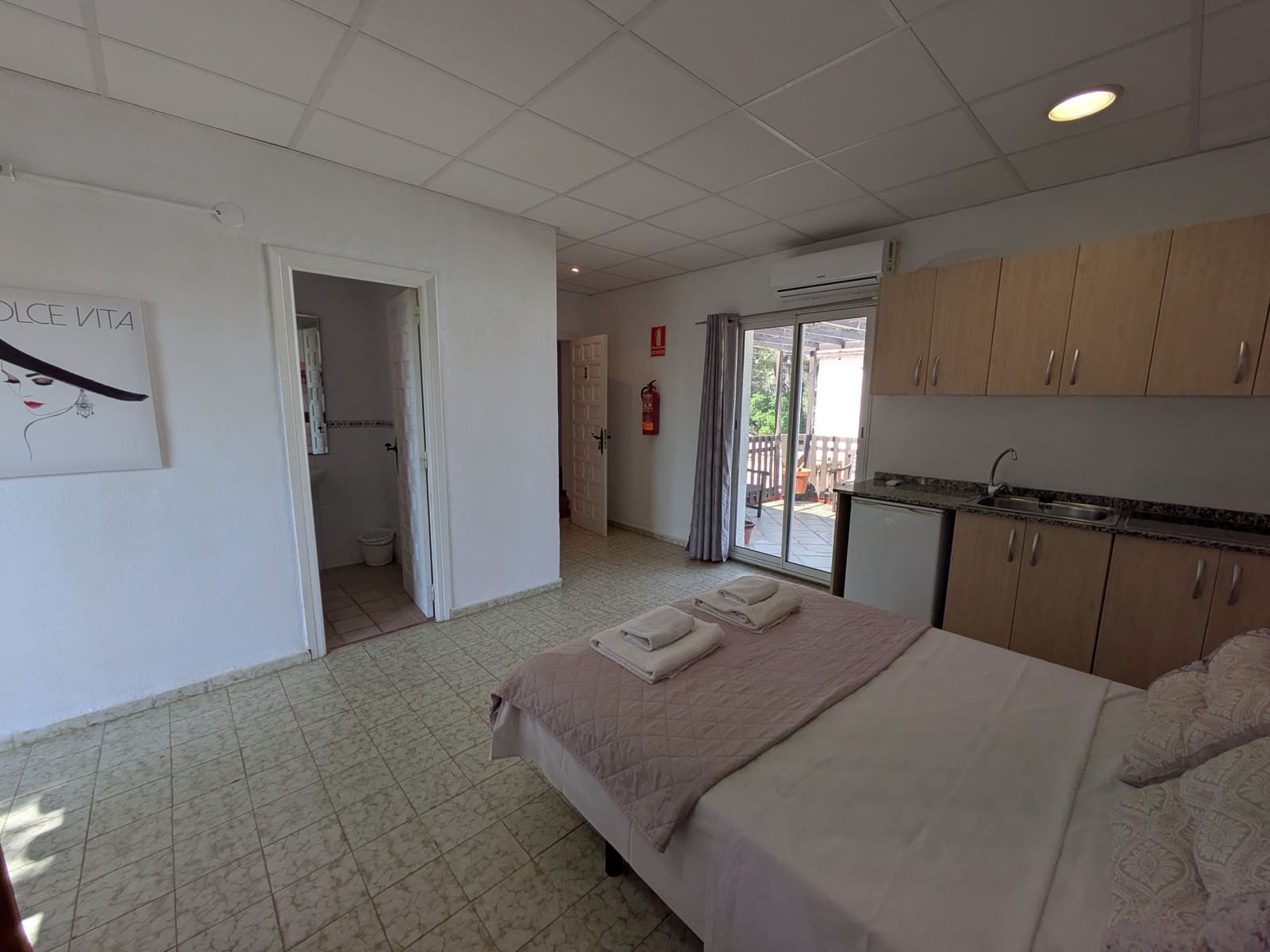 11 soveværelse Guesthouse/B & B til salg i Oliva med swimmingpool garage - € 975.000 (Ref: 9407933)