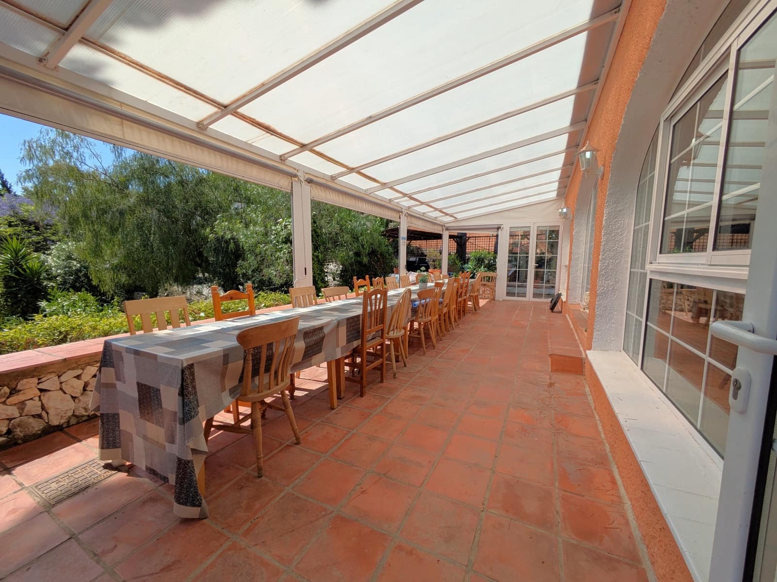 11 soveværelse Guesthouse/B & B til salg i Oliva med swimmingpool garage - € 975.000 (Ref: 9407933)