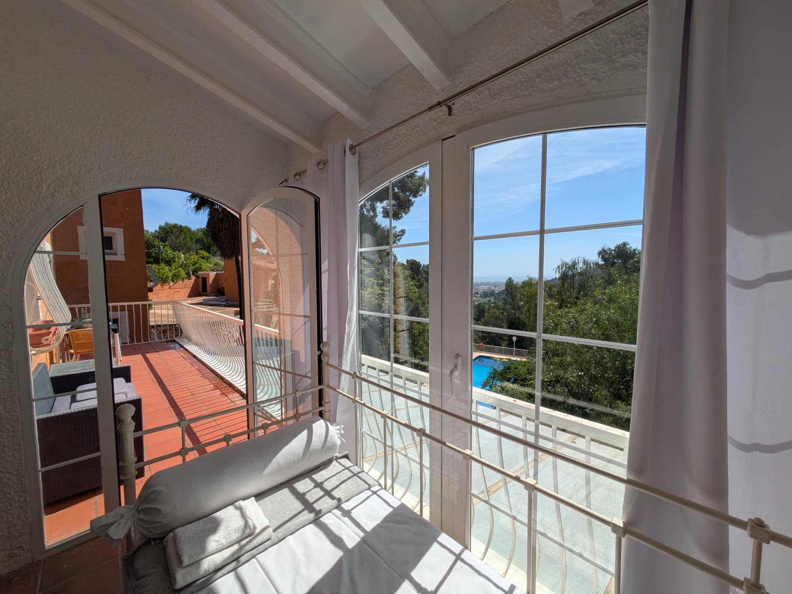 11 soveværelse Guesthouse/B & B til salg i Oliva med swimmingpool garage - € 975.000 (Ref: 9407933)