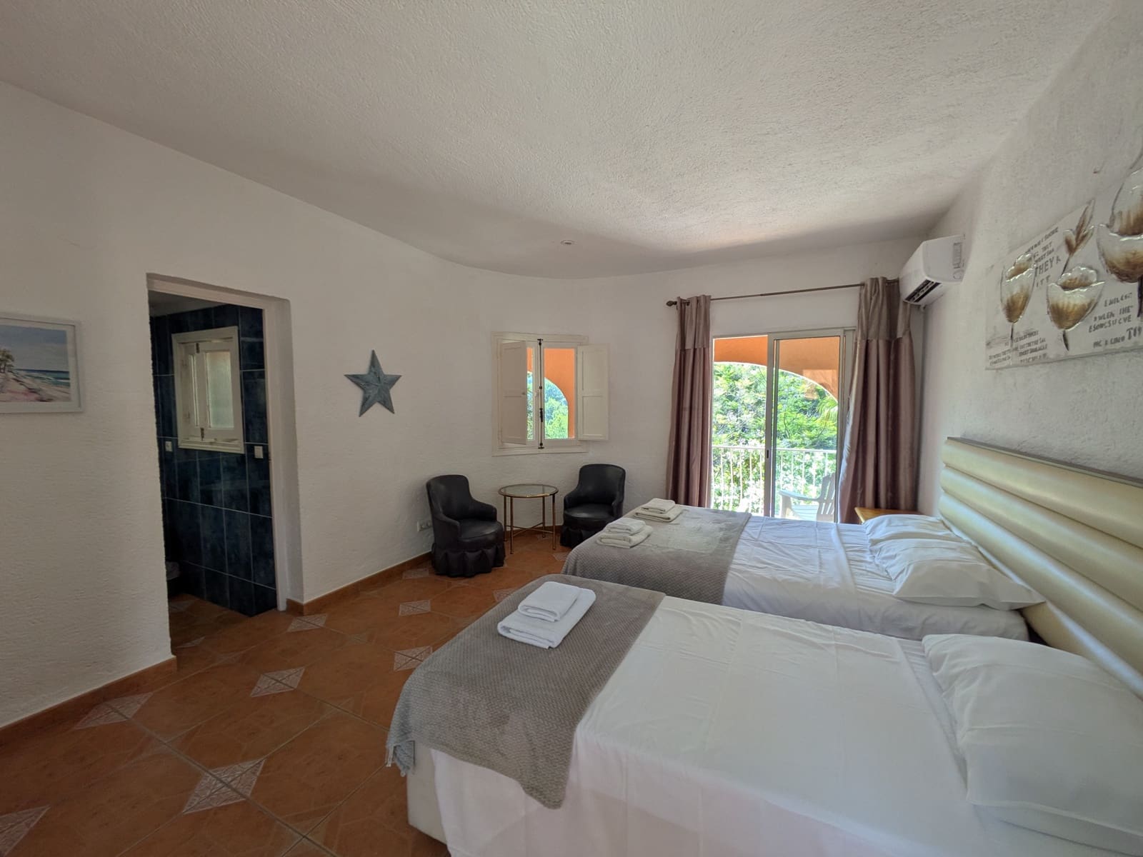 11 soveværelse Guesthouse/B & B til salg i Oliva med swimmingpool garage - € 975.000 (Ref: 9407933)