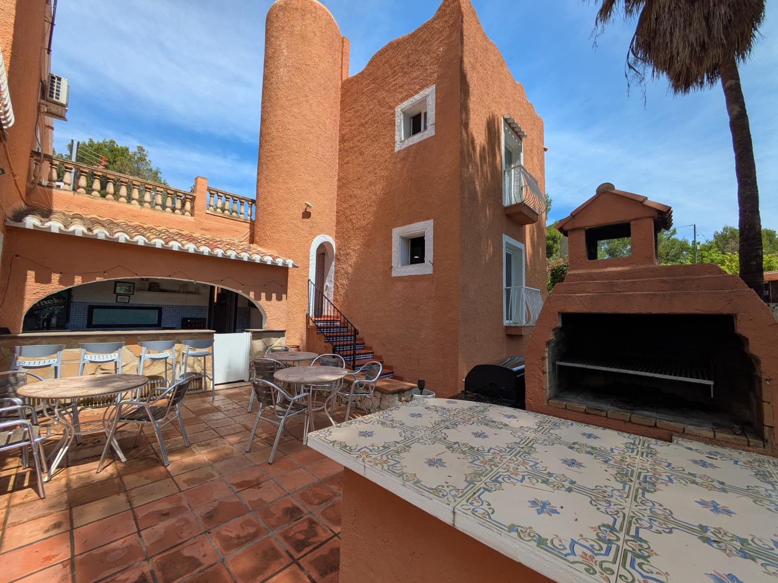 11 soveværelse Guesthouse/B & B til salg i Oliva med swimmingpool garage - € 975.000 (Ref: 9407933)