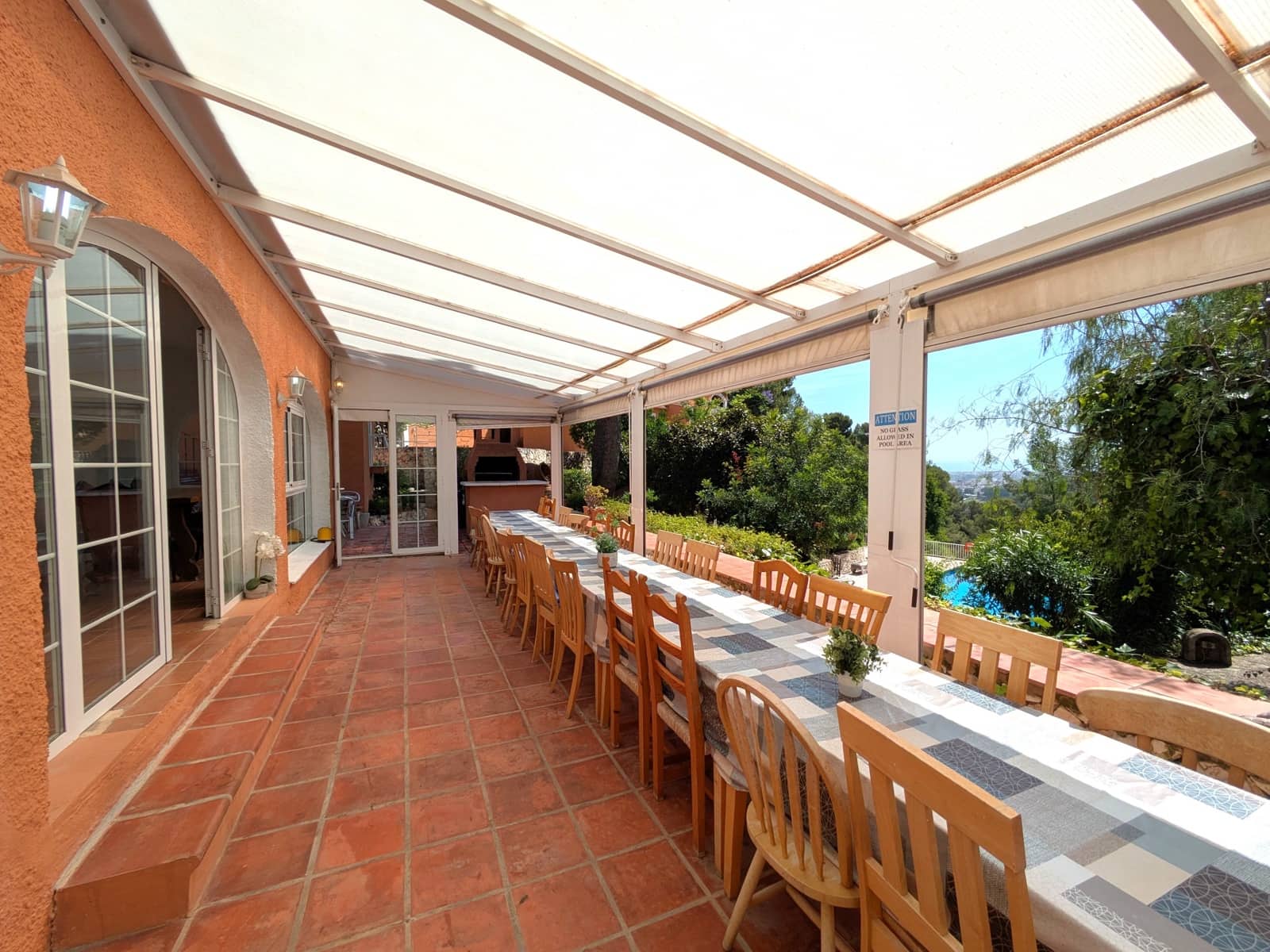 11 soveværelse Guesthouse/B & B til salg i Oliva med swimmingpool garage - € 975.000 (Ref: 9407933)