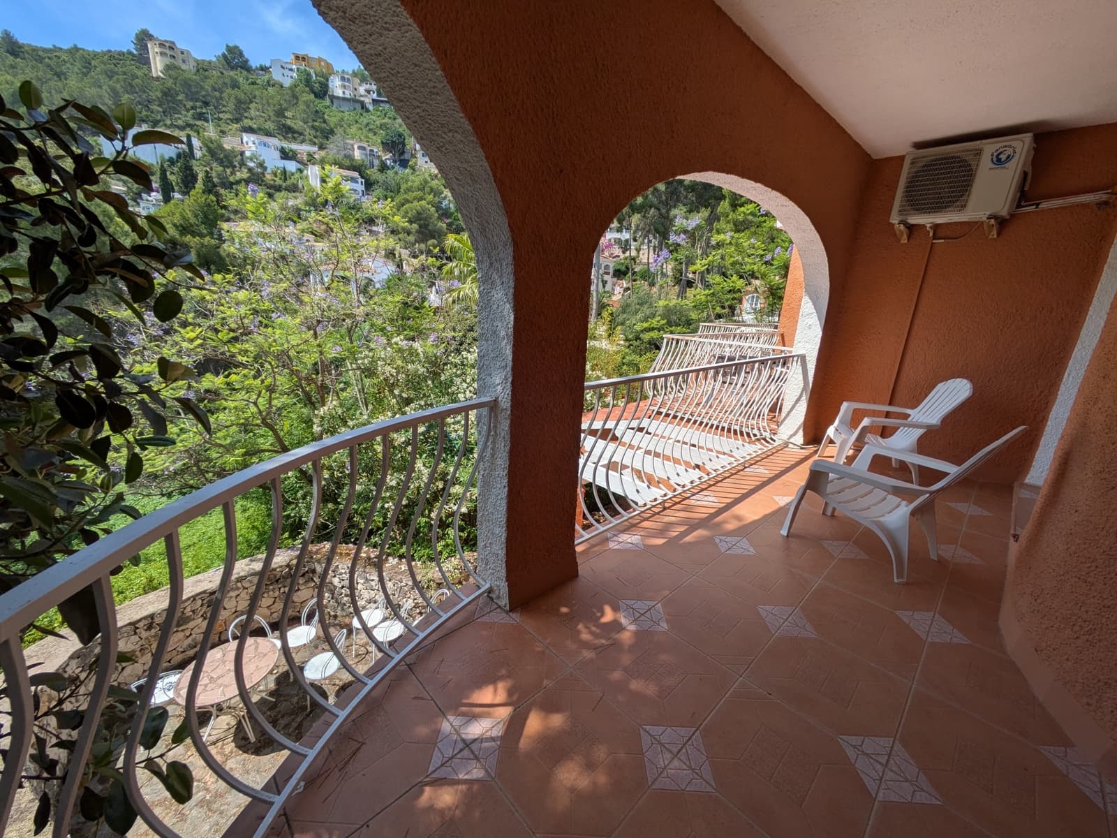 11 soveværelse Guesthouse/B & B til salg i Oliva med swimmingpool garage - € 975.000 (Ref: 9407933)