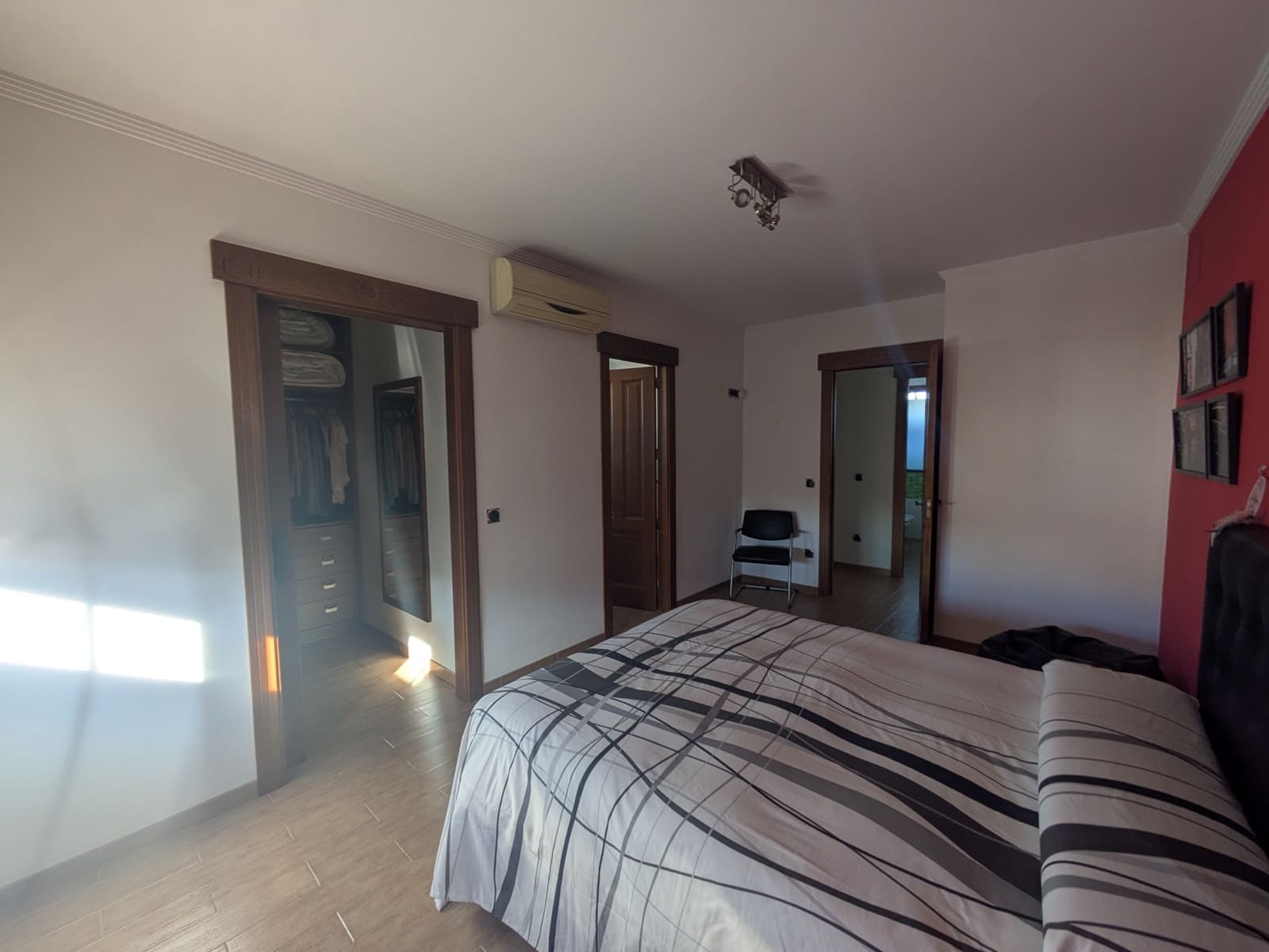 Chalet de 7 habitaciones en Oliva en venta con piscina garaje - 520.000 € (Ref: 9557755)