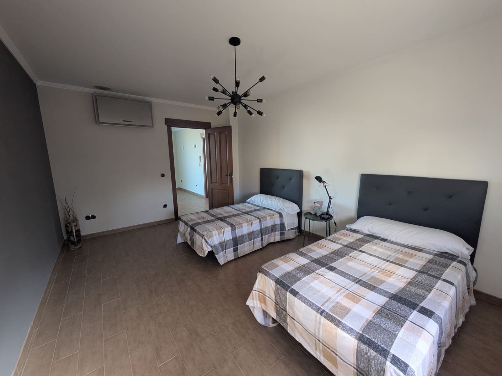 Chalet de 7 habitaciones en Oliva en venta con piscina garaje - 520.000 € (Ref: 9557755)