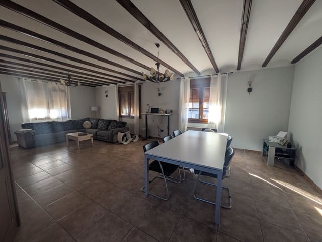 7 makuuhuone Huvila myytävänä paikassa Oliva mukana uima-altaan 
autotalli - 520 000 € (Ref: 9557755)