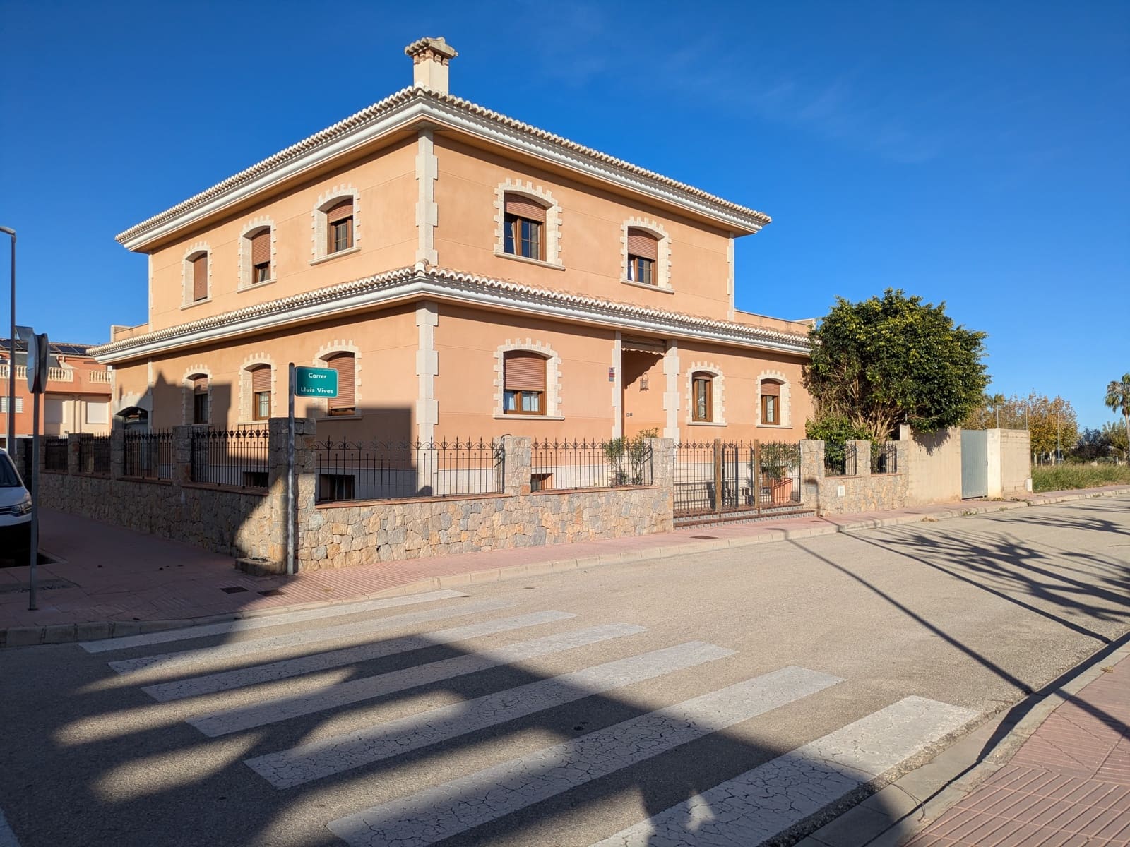 Chalet de 7 habitaciones en Oliva en venta con piscina garaje - 520.000 € (Ref: 9557755)