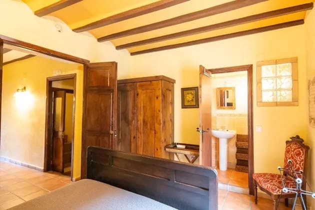 7 bedroom Guesthouse/B & B for sale in Parcent - € 399,000 (Ref: 9789992)
