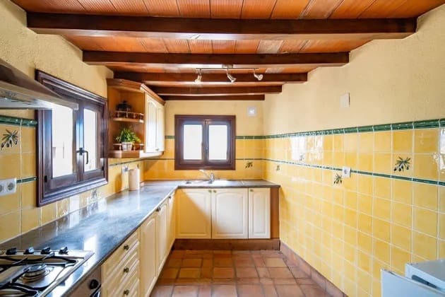 7 bedroom Guesthouse/B & B for sale in Parcent - € 399,000 (Ref: 9789992)