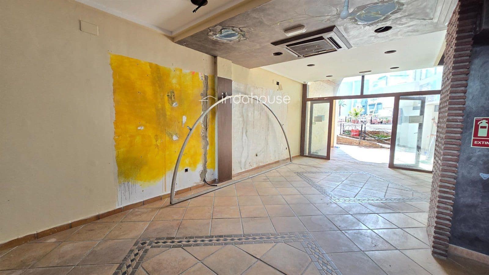 Kommersiell til salgs i Benalmadena - € 430 000 (Ref: 9756376)