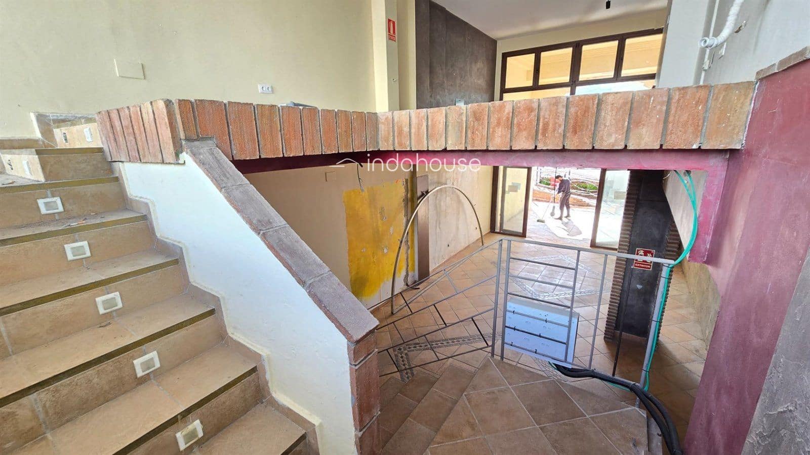 Kommersiell til salgs i Benalmadena - € 430 000 (Ref: 9756376)